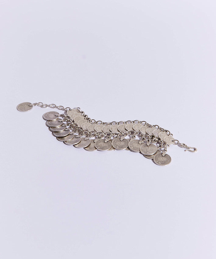 The LIRA Bracelet