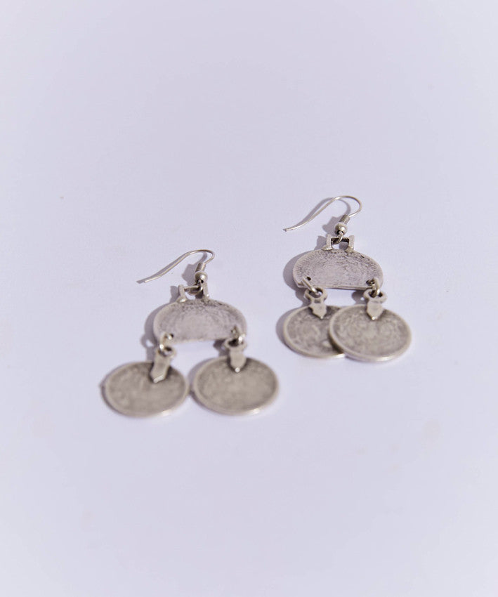 The LIRA STRAND Earring