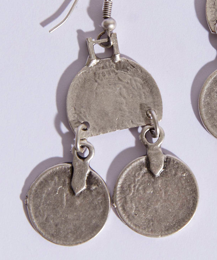 The LIRA STRAND Earring