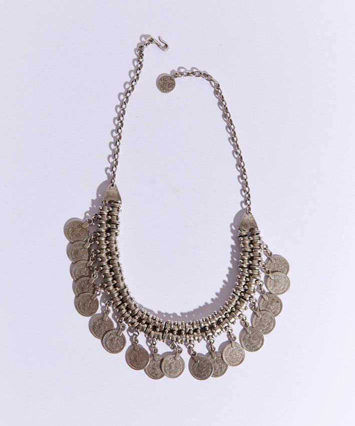 The LIRA STRAND Necklace