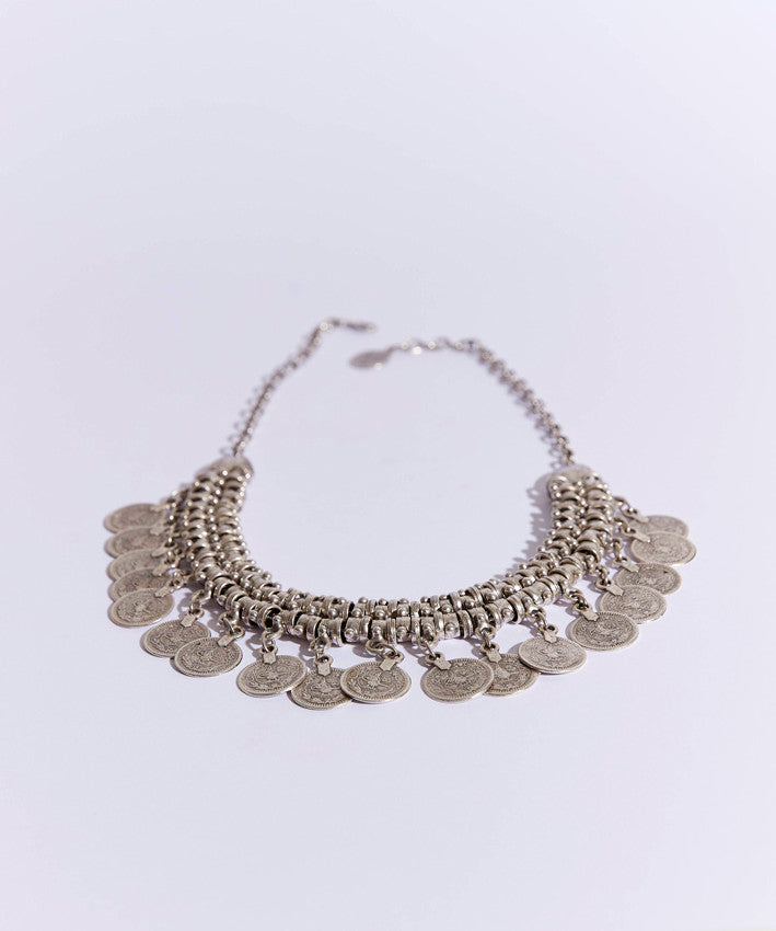 The LIRA STRAND Necklace