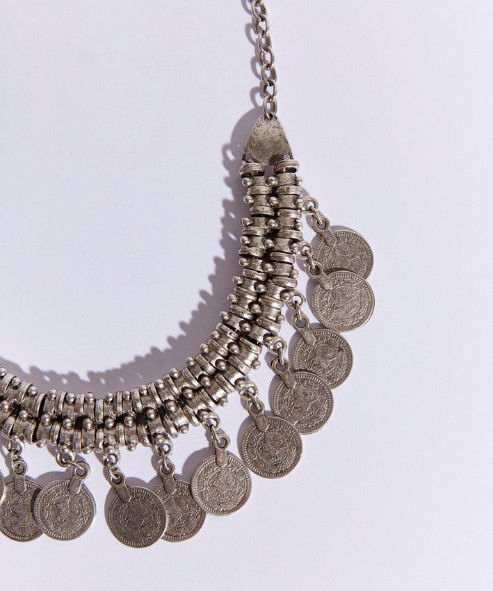 The LIRA STRAND Necklace
