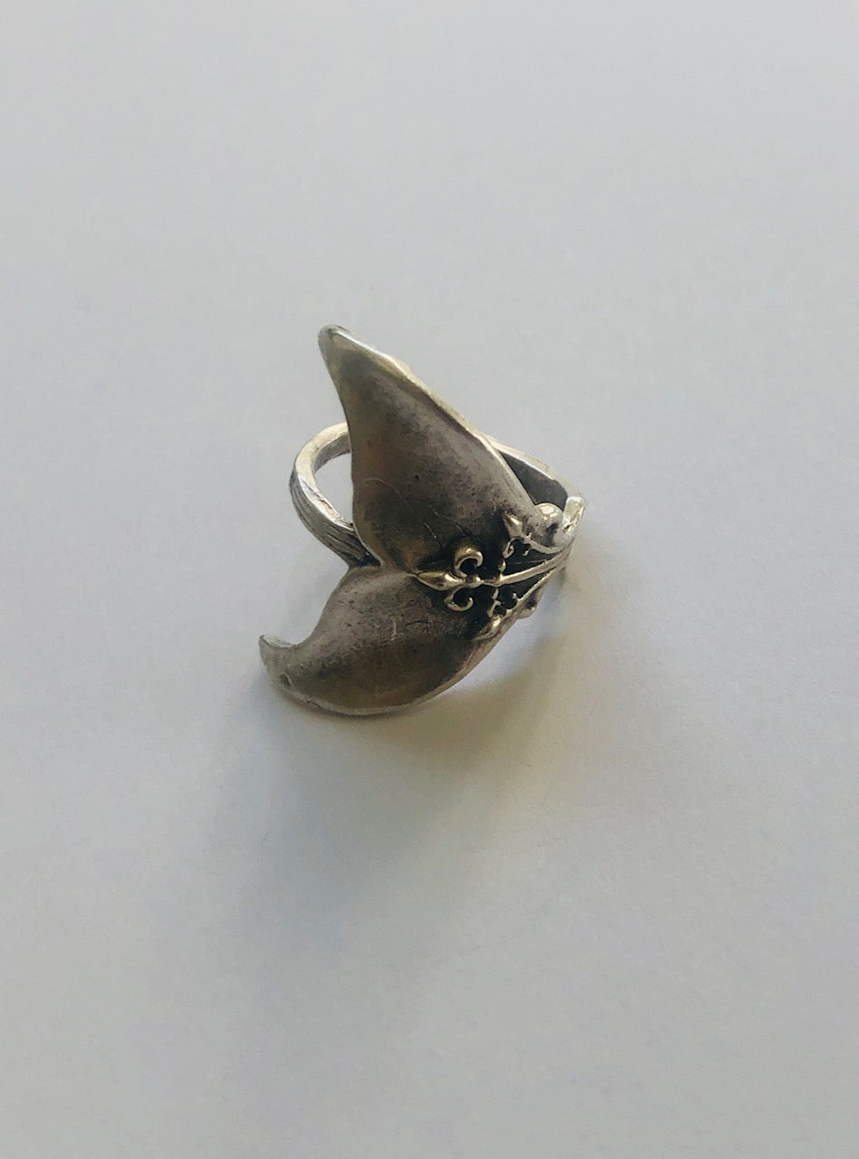 The Whale Tail Ring