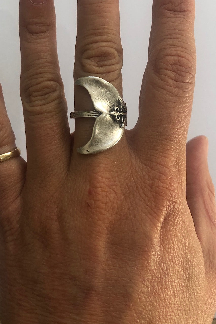The Whale Tail Ring